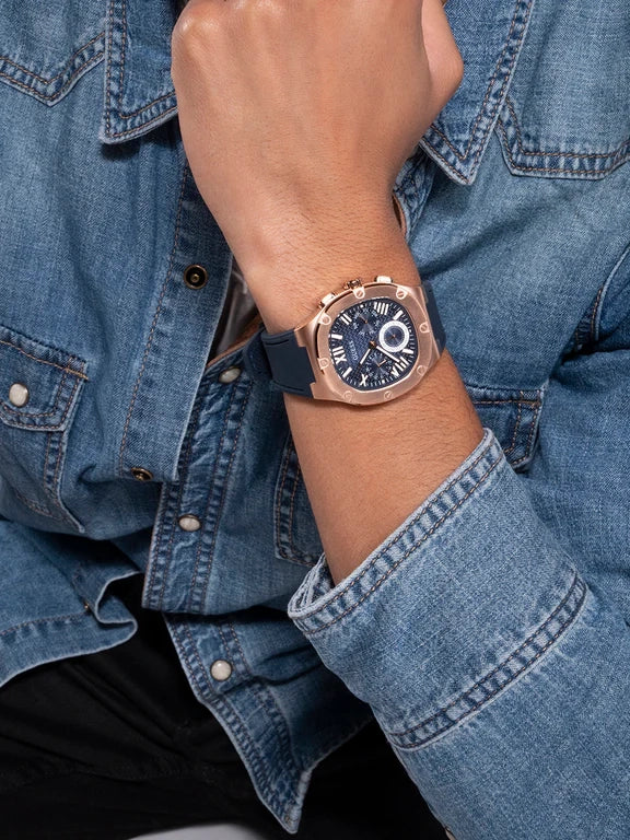 GUESS Mens Burgundy  GW0571G2